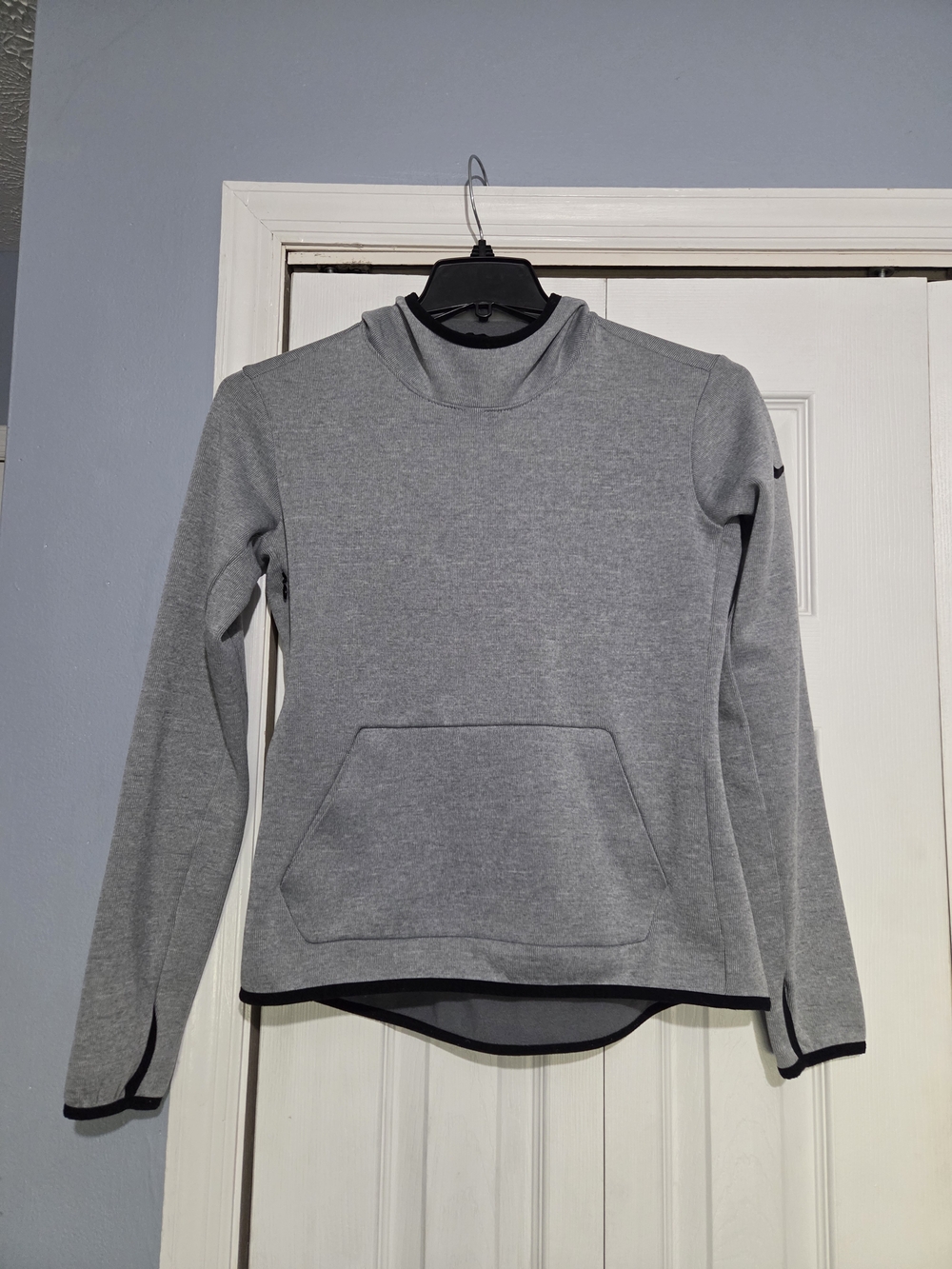 Nike Gray Pullover Hoodie Sweatshirt Thumb Holes